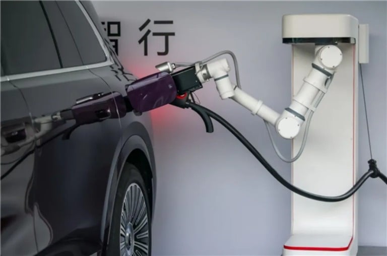 Xiaomi Perkenalkan Robot Pengisi Daya EV Otomatis, Hadirkan Solusi Charging Tanpa Sentuhan Manusia